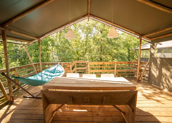 Holidays - Les 3 Cantons ラグジュアリーテント