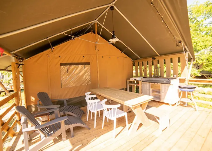 Holidays - Les 3 Cantons ラグジュアリーテント サン・タントナン